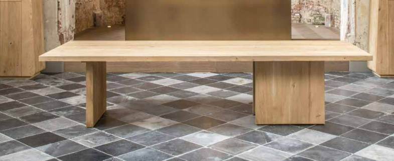 Table de salle à manger en chêne Gommaire